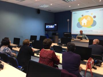 Celebrada a terceira xornada de asesoramento sobre os servizos de internet "Non tolees coa Wifi"